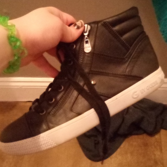 Guess high tops millons sold out on Amazon - Picture 4 of 4